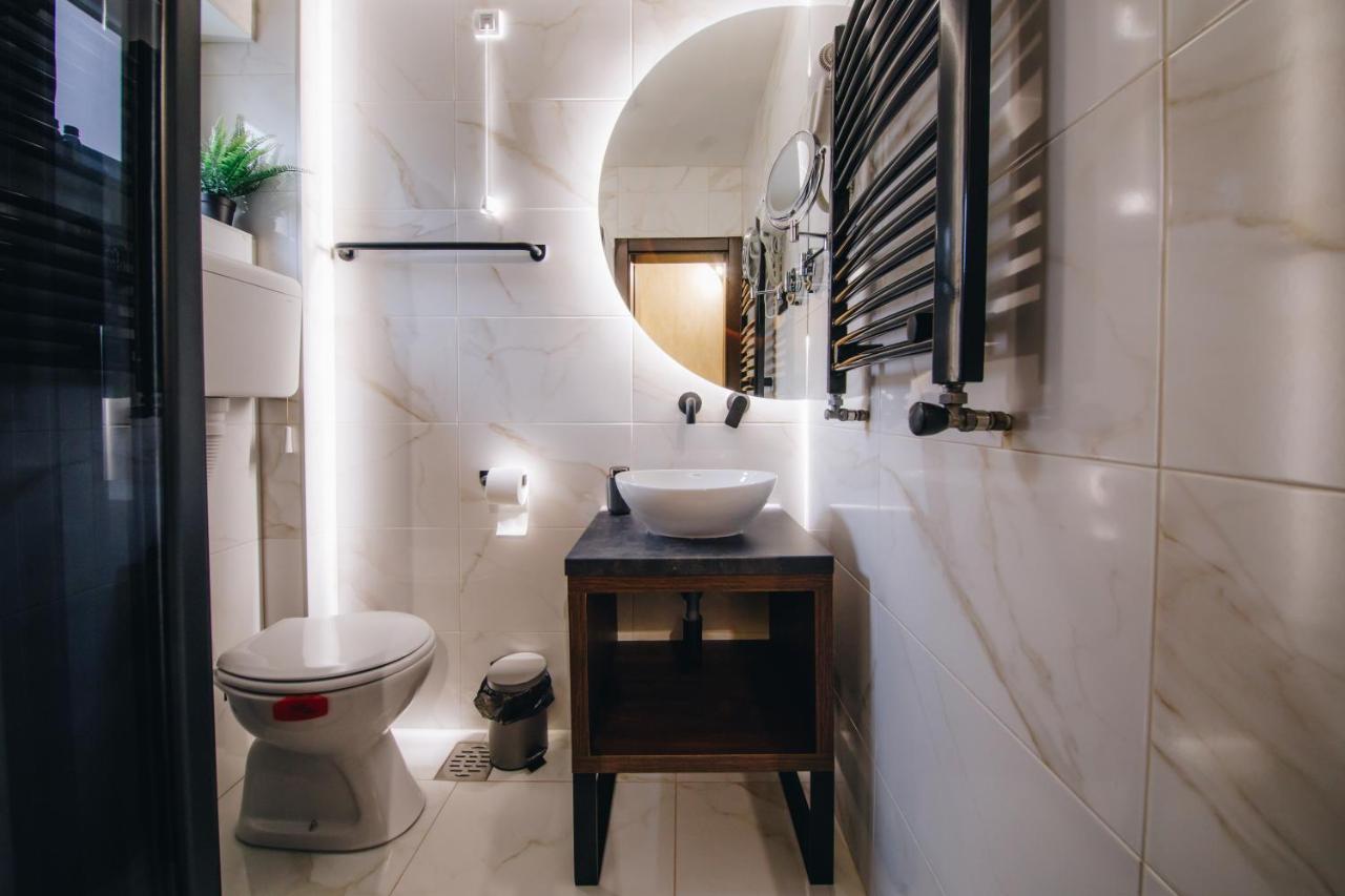 Boutique Luxury Apartments ครากูเยวัตส์ ภายนอก รูปภาพ