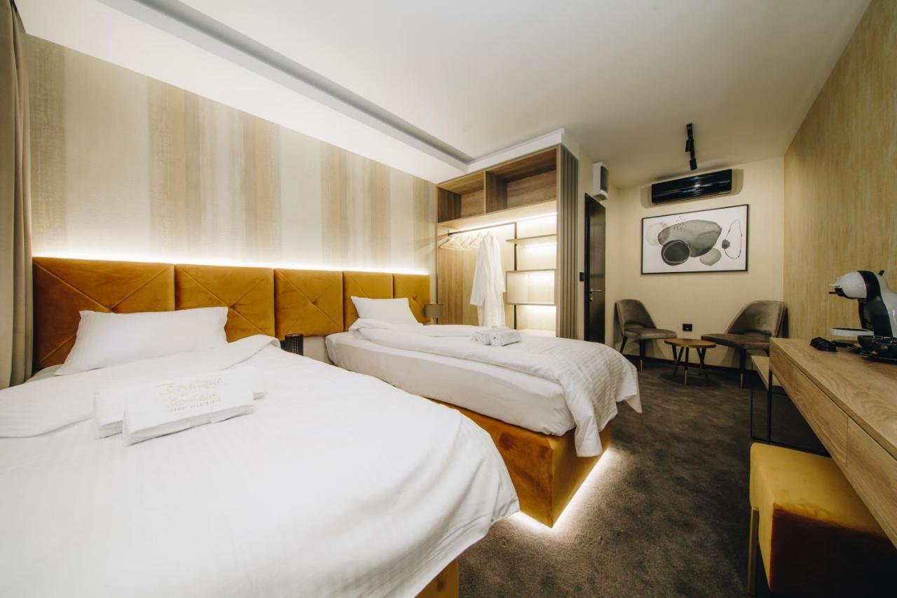 Boutique Luxury Apartments ครากูเยวัตส์ ภายนอก รูปภาพ