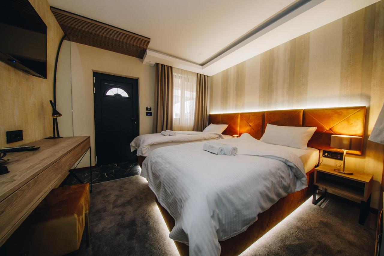 Boutique Luxury Apartments ครากูเยวัตส์ ภายนอก รูปภาพ